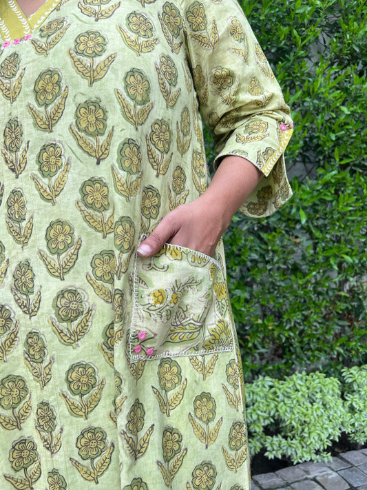 Green jaal print cotton kurta with pants set - Sohni