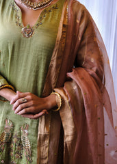 Sap green striped tissue chanderi kurta set with peach gold booti organza dupatta and exotic birds embroidery