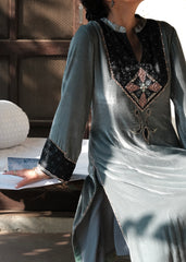 Ibtidā Slate Grey Velvet Kurta with Tanchoi Mosaic Yoke & Ombre Organza Dupatta