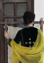 Ibtidā Emerald Velvet Kurta Set with Floral-Tile Embroidery & Chartreuse Dupatta
