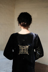 Ibtidā Navy–Green Velvet Kurta with Tile Motifs and Lime Organza Dupatta