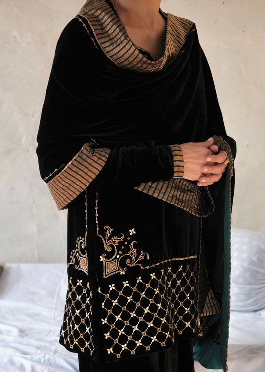 Ibtidā Black Velvet Short Kurta and Sharara with Mosaic Jaal and Tissue- edged Velvet Stole