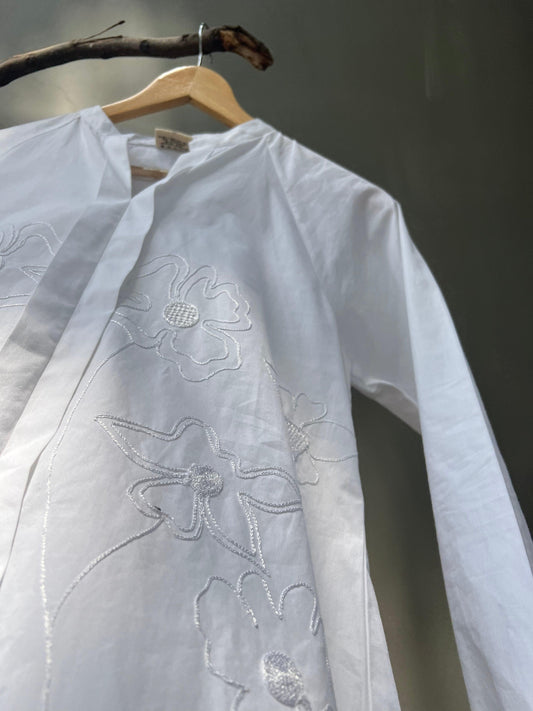 White poplin shirt with dori flowers embroidery - Sohni