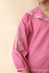 Soft cambric cotton top with vintage collar and floral