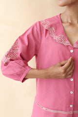 Soft cambric cotton top with vintage collar and floral