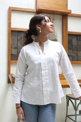 White poplin shirt with dori flowers embroidery - Sohni