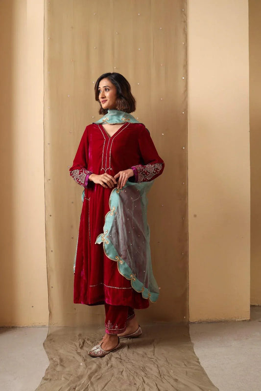 Rani pink velvet jaali work kurta set with aqua organza dupatta - Sohni