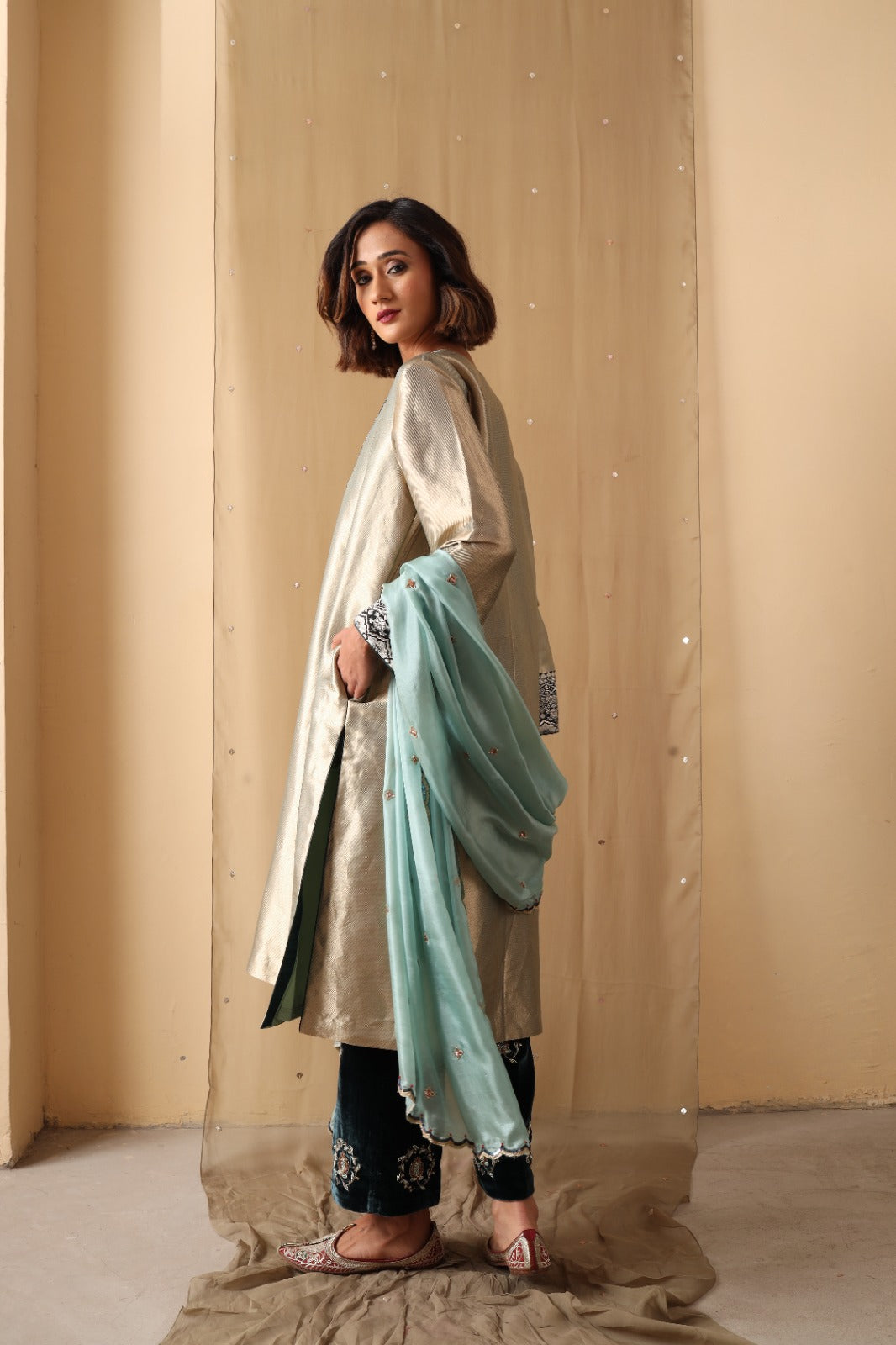 Tissue kurta with anaar booti velvet pants and aqua silk dupatta - Sohni