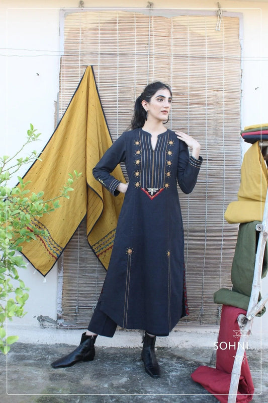 Black handloom cotton kurta and pants set with Kutch embroidery and print appliqué - Sohni