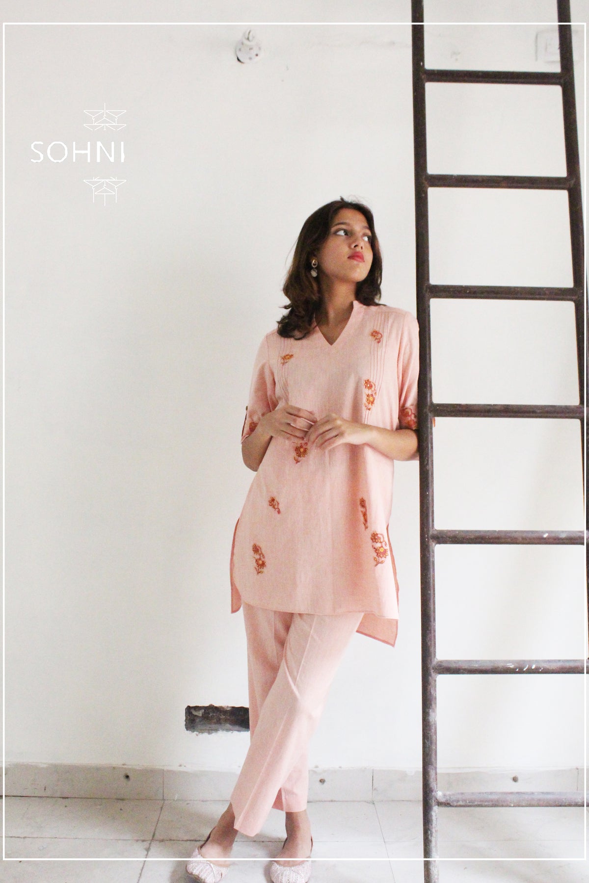 Peach pink co-ord set with appliqué - Sohni
