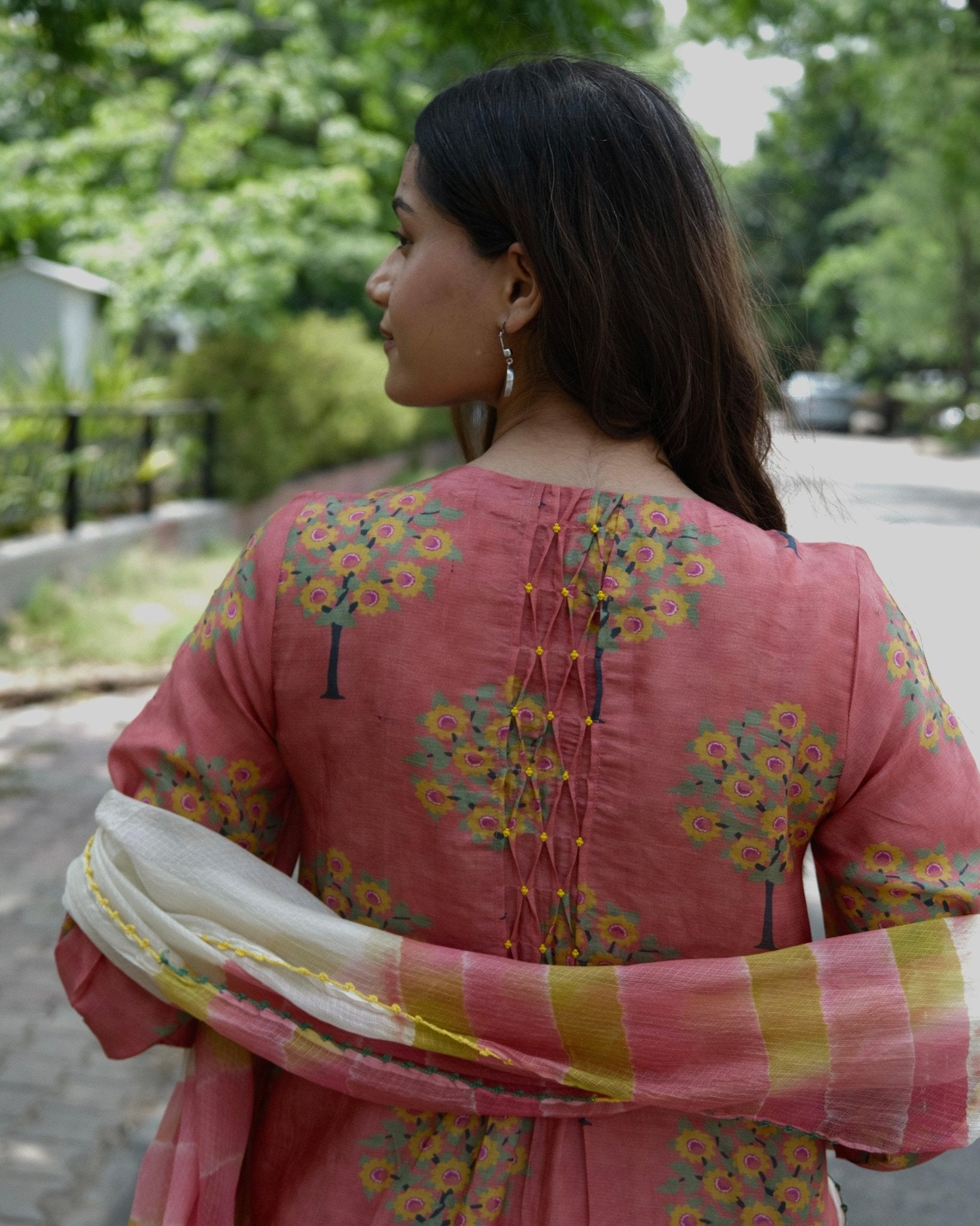 Coral pink boota jaal muslin honeycomb smocked kurta, dobby salwar and lehriya dupatta - Sohni
