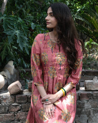 Coral pink boota jaal muslin honeycomb smocked kurta, dobby salwar and lehriya dupatta - Sohni