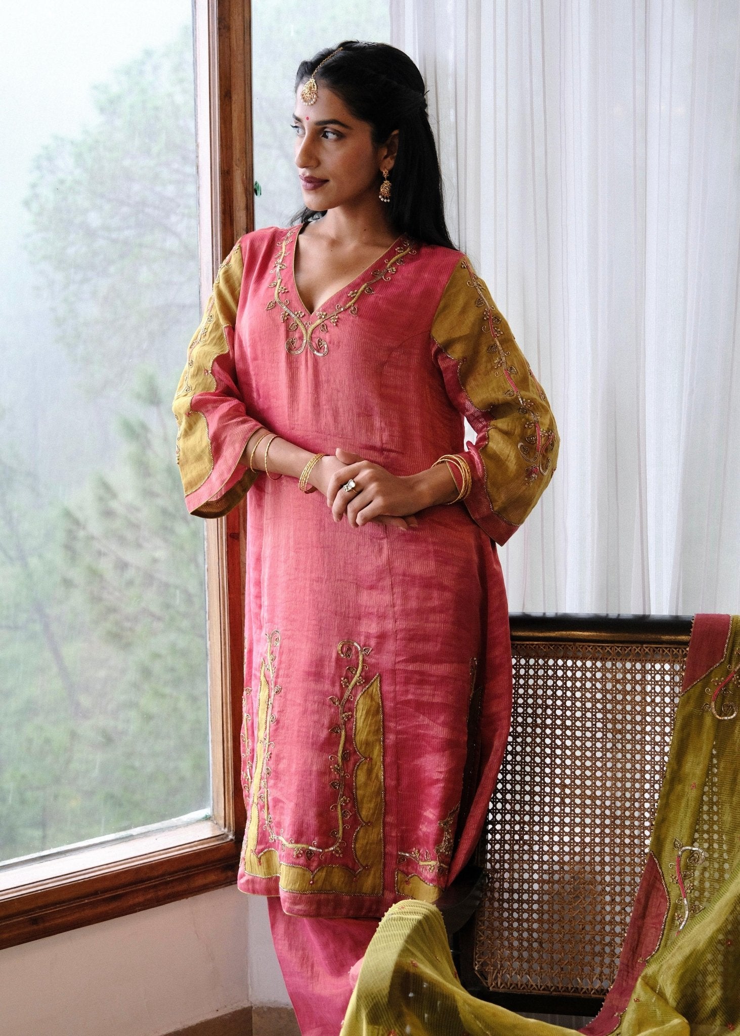 Coral pink striped tissue chanderi kurta set with deer motif embroidery - Sohni
