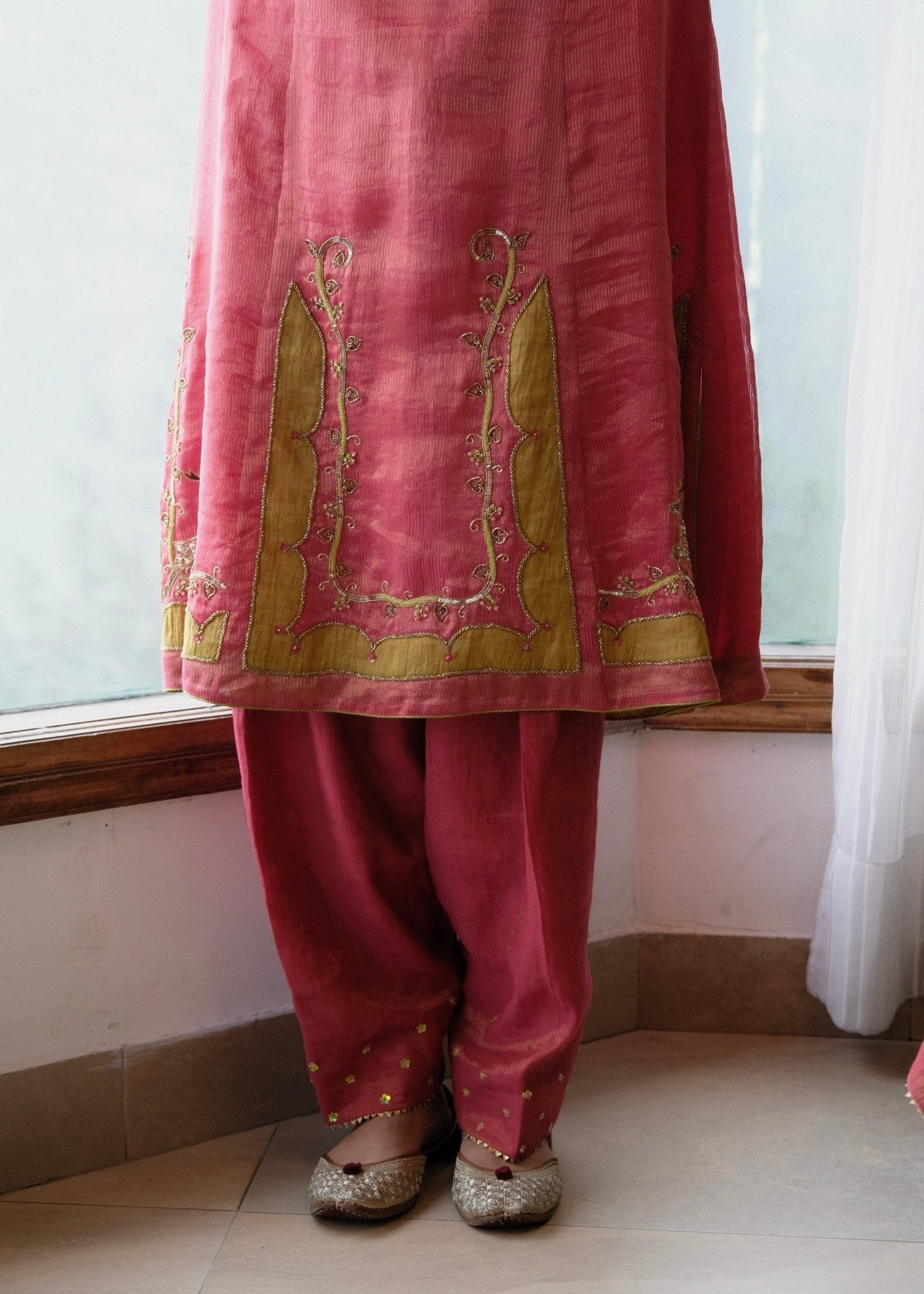Coral pink striped tissue chanderi kurta set with deer motif embroidery - Sohni