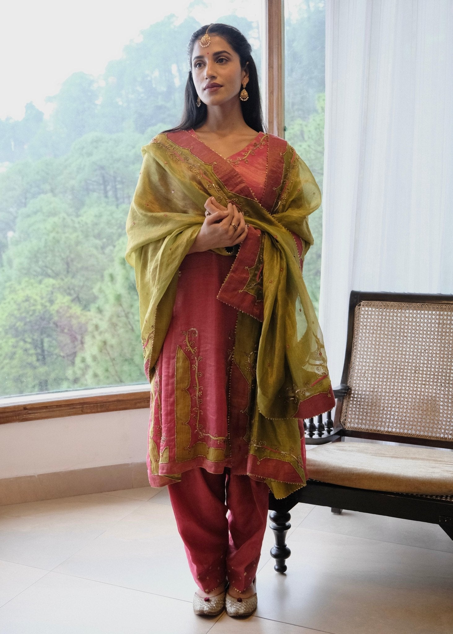 Coral pink striped tissue chanderi kurta set with deer motif embroidery - Sohni