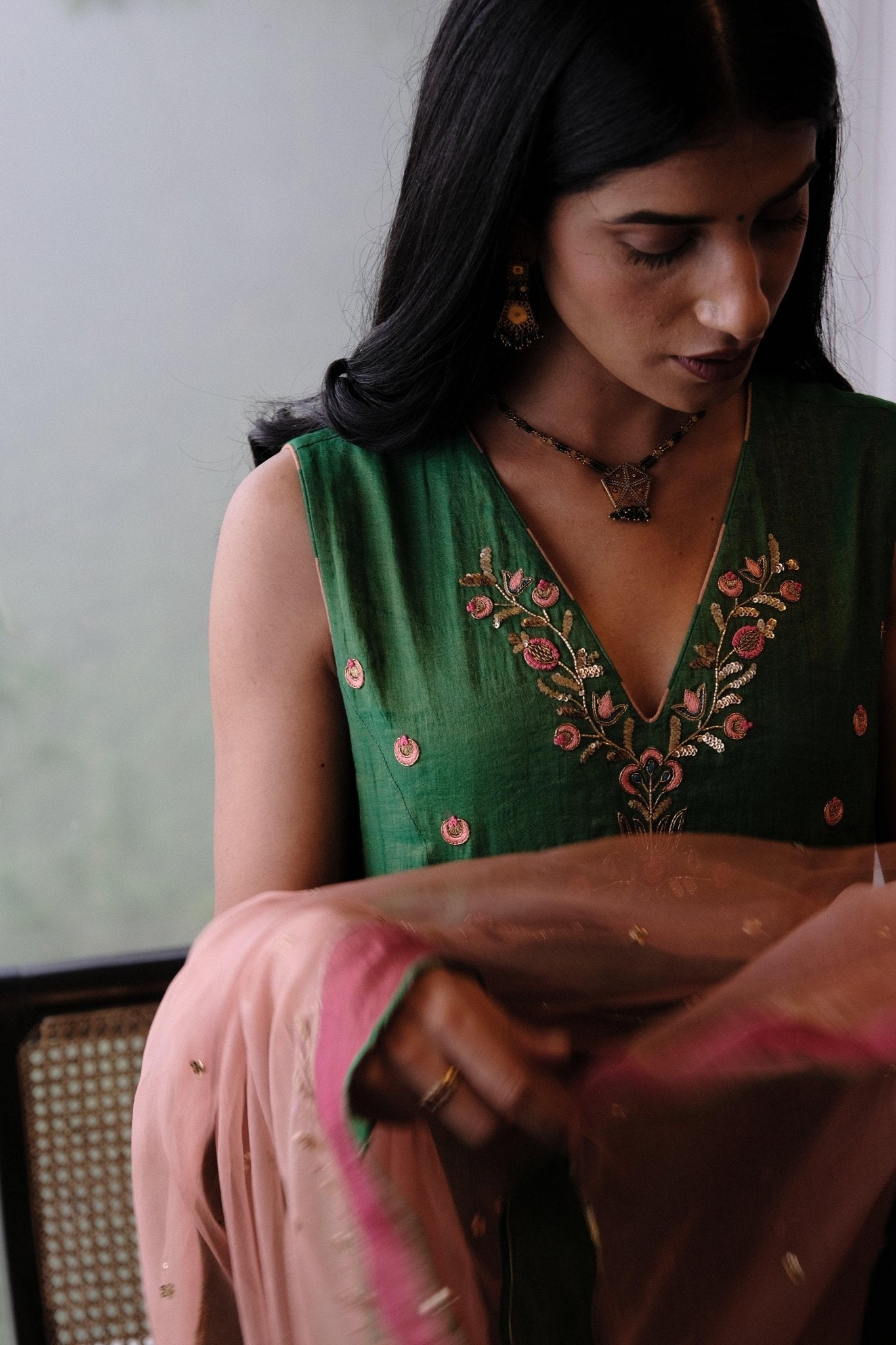 Emerald green tissue chanderi kurta set with exotic birds embroidery and peach scalloped organza dupatta - Sohni