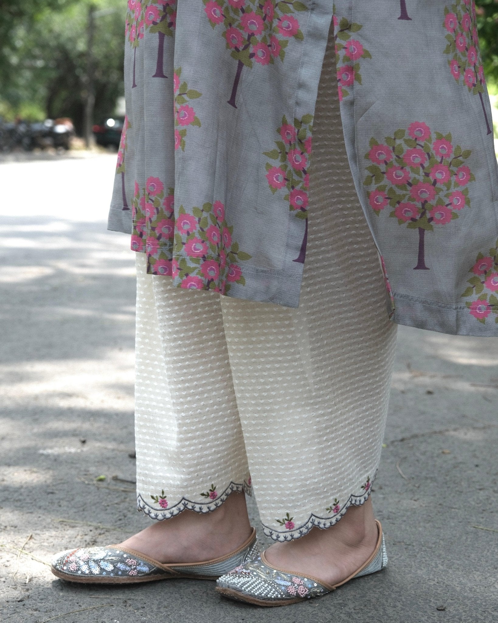 Grey boota jaal muslin honeycomb smocked kurta, dobby salwar and lehriya dupatta - Sohni