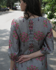 Grey boota jaal muslin honeycomb smocked kurta, dobby salwar and lehriya dupatta - Sohni