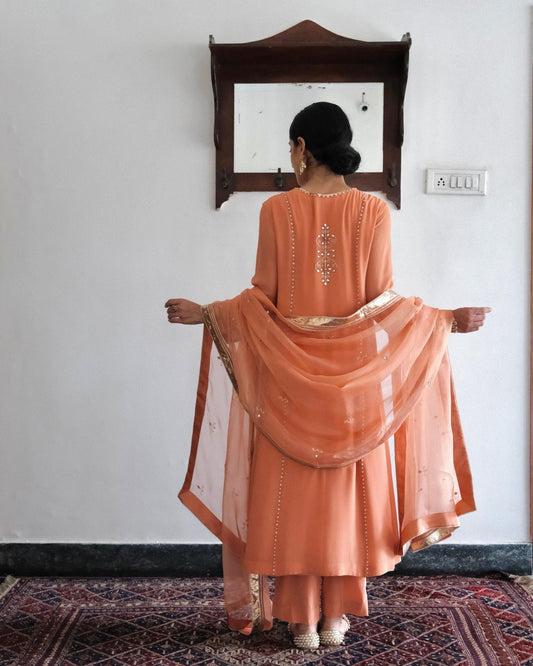 Peach gota patti kurta pants set with organza dupatta - Sohni