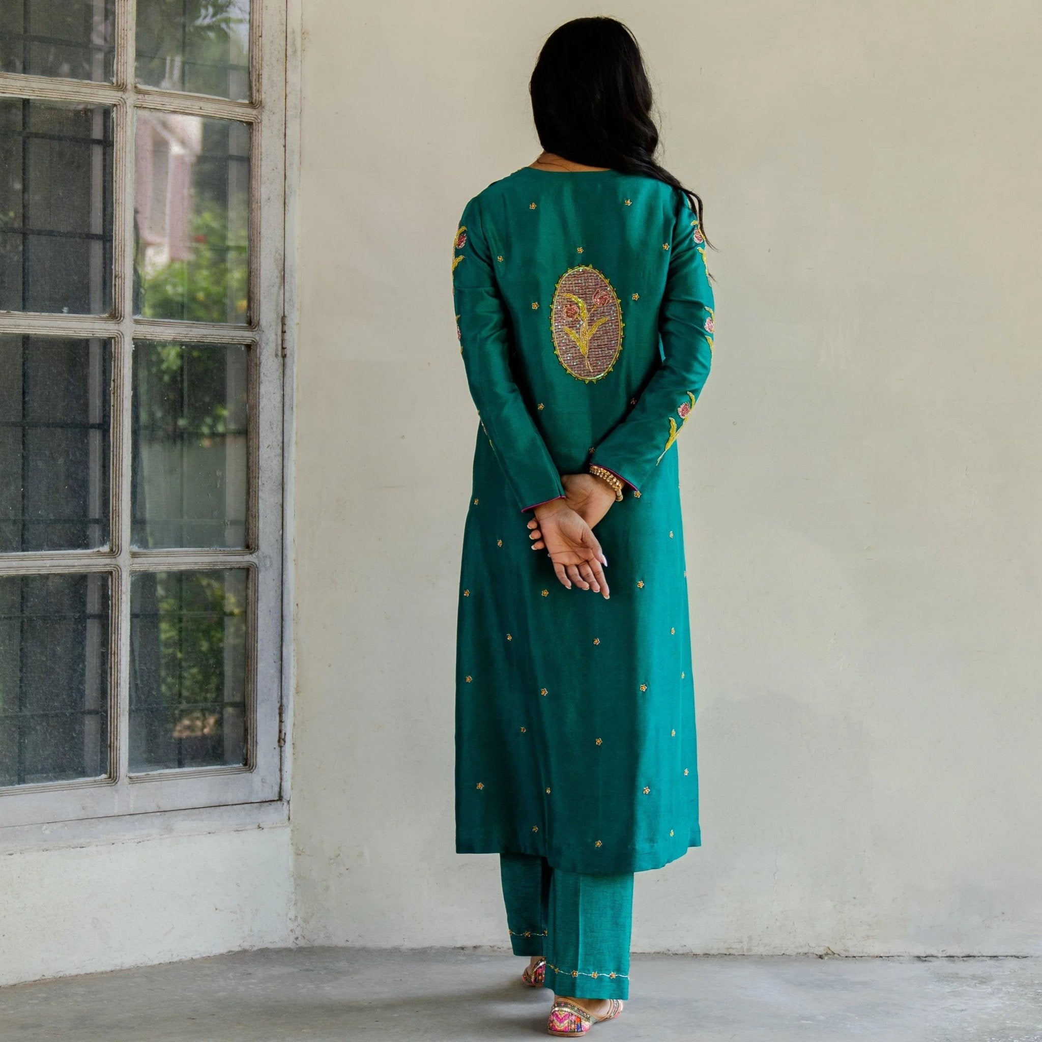 Peacock green silk kurta and pants with dusty rose check tissue dupatta - Sohni