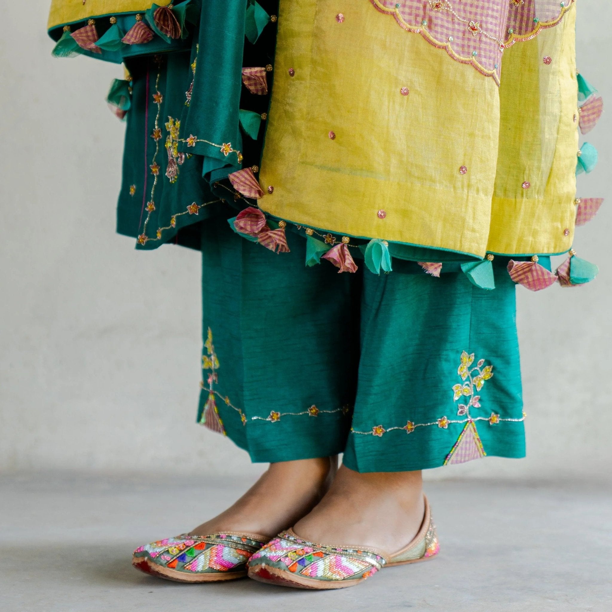 Peacock green silk kurta and pants with dusty rose check tissue dupatta - Sohni