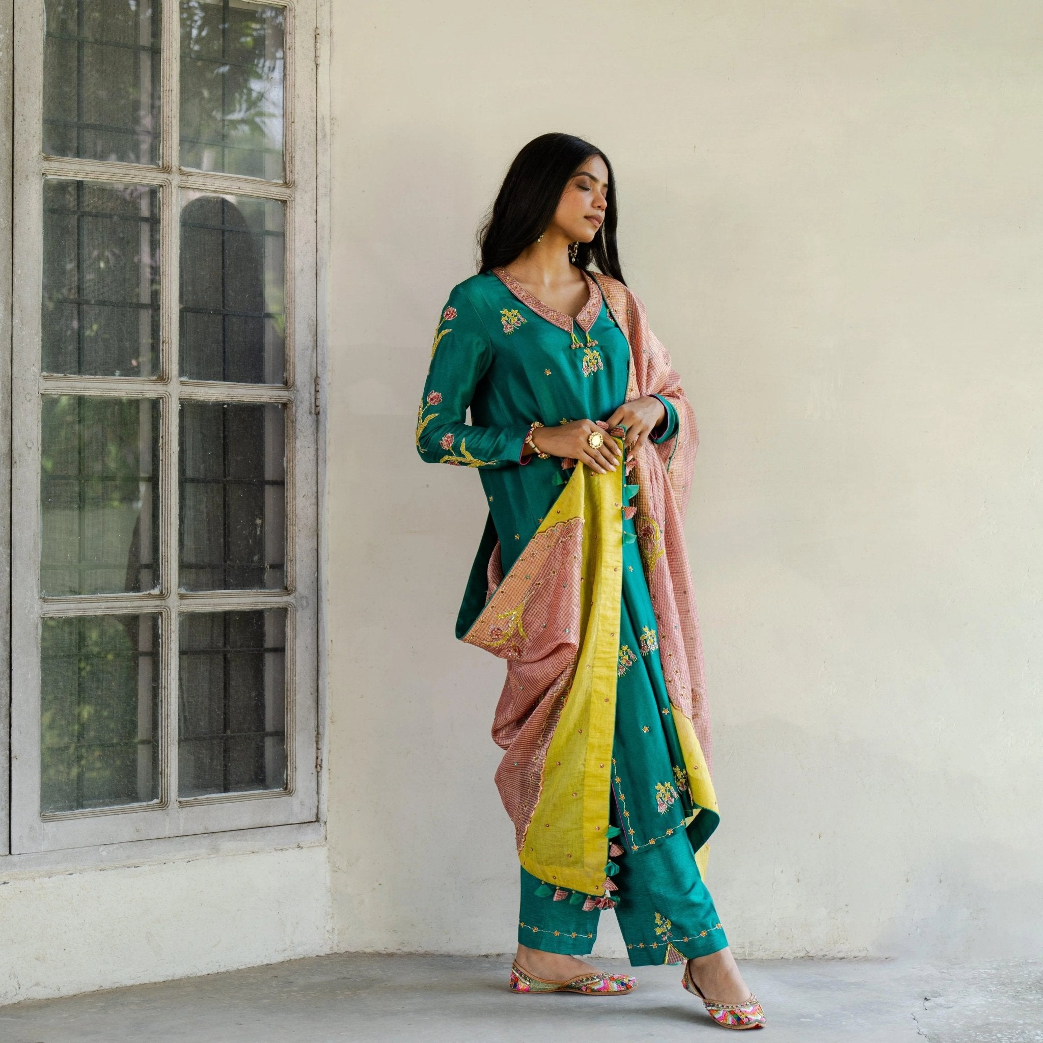 Peacock green silk kurta and pants with dusty rose check tissue dupatta - Sohni