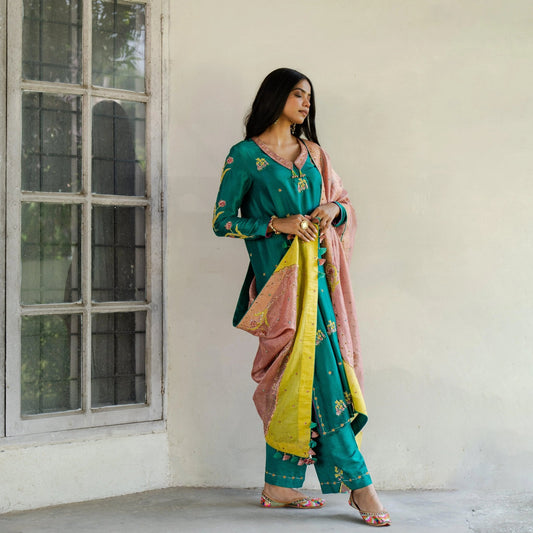 Peacock green silk kurta and pants with dusty rose check tissue dupatta - Sohni