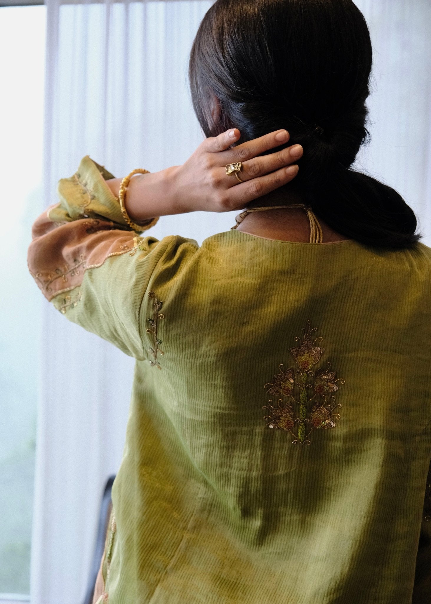 Sap green striped tissue chanderi kurta set with peach gold booti organza dupatta and exotic birds embroidery - Sohni