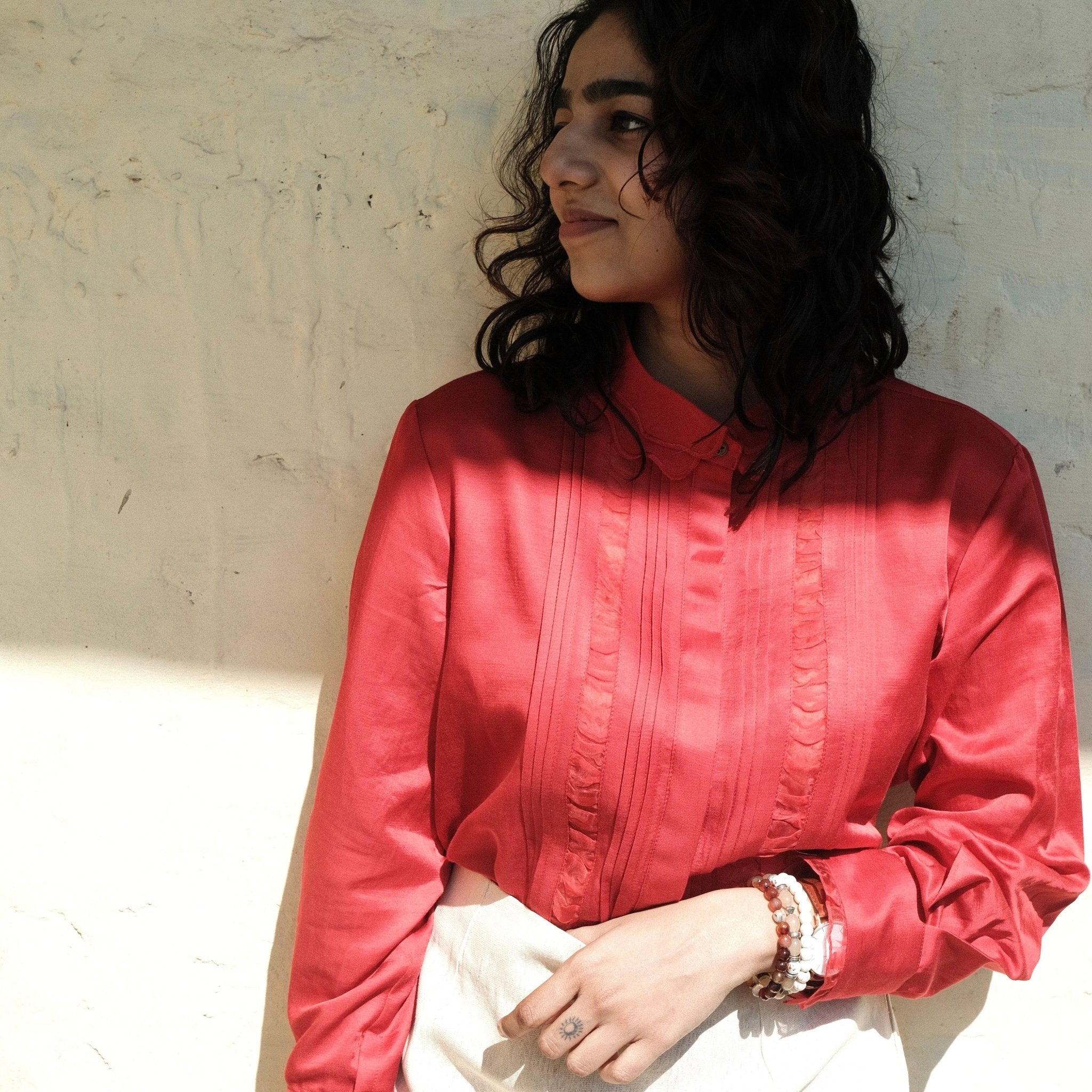 Valentine red vintage pleated blouse in cotton satin - Sohni