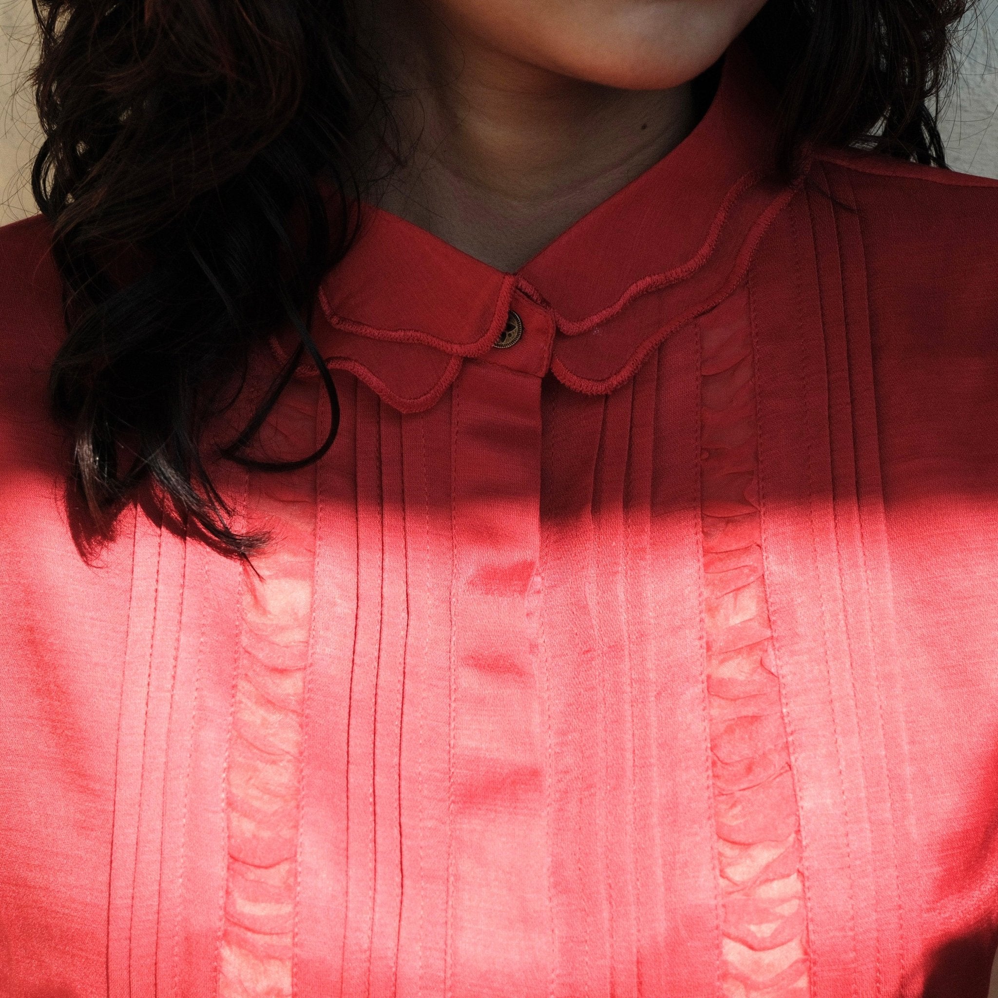 Valentine red vintage pleated blouse in cotton satin - Sohni