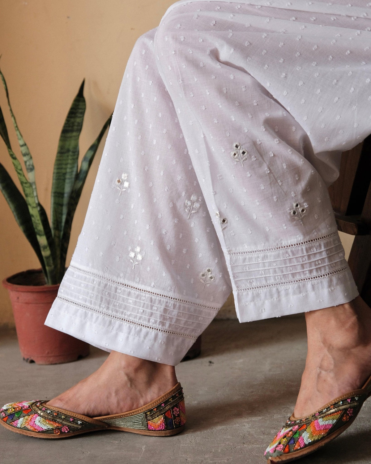 White dobby cotton salwar with mirror booti and ladder lace with pintucks - Sohni