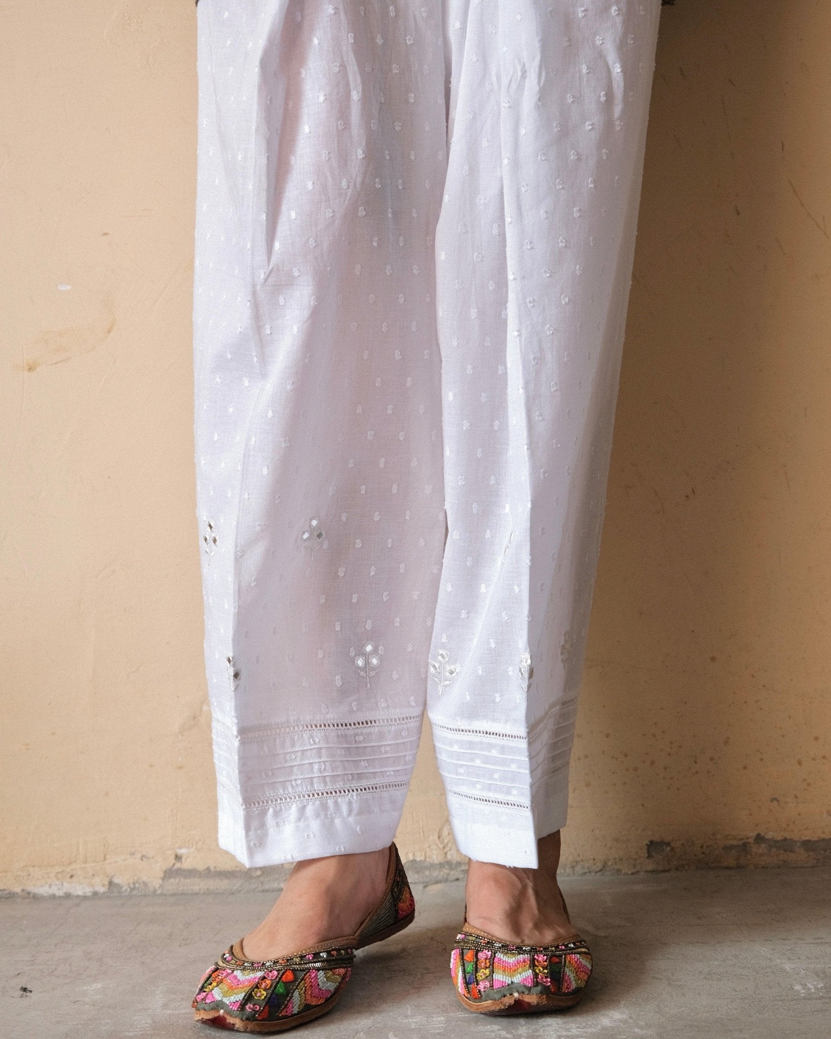 White dobby cotton salwar with mirror booti and ladder lace with pintucks - Sohni