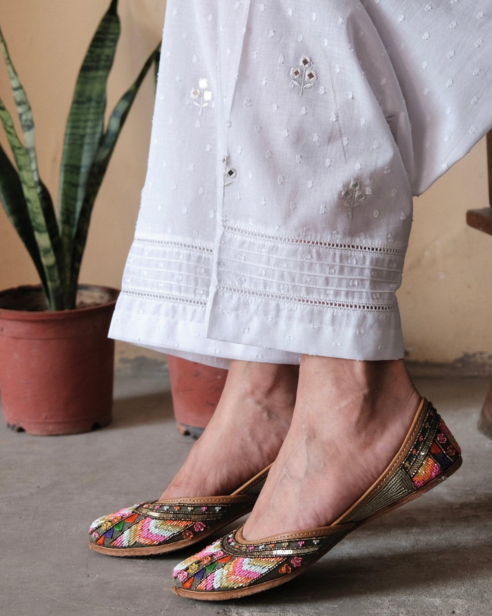 White dobby cotton salwar with mirror booti and ladder lace with pintucks - Sohni