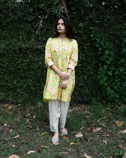 Yellow floral print mul mul shirt kurta with embroidered straight salwar - Sohni