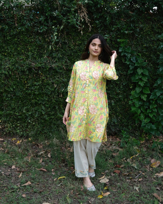 Yellow floral print mul mul shirt kurta with embroidered straight salwar - Sohni