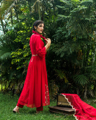 Red floral embroidered pleated kurta set with pants and scalloped organza dupatta - Sohni