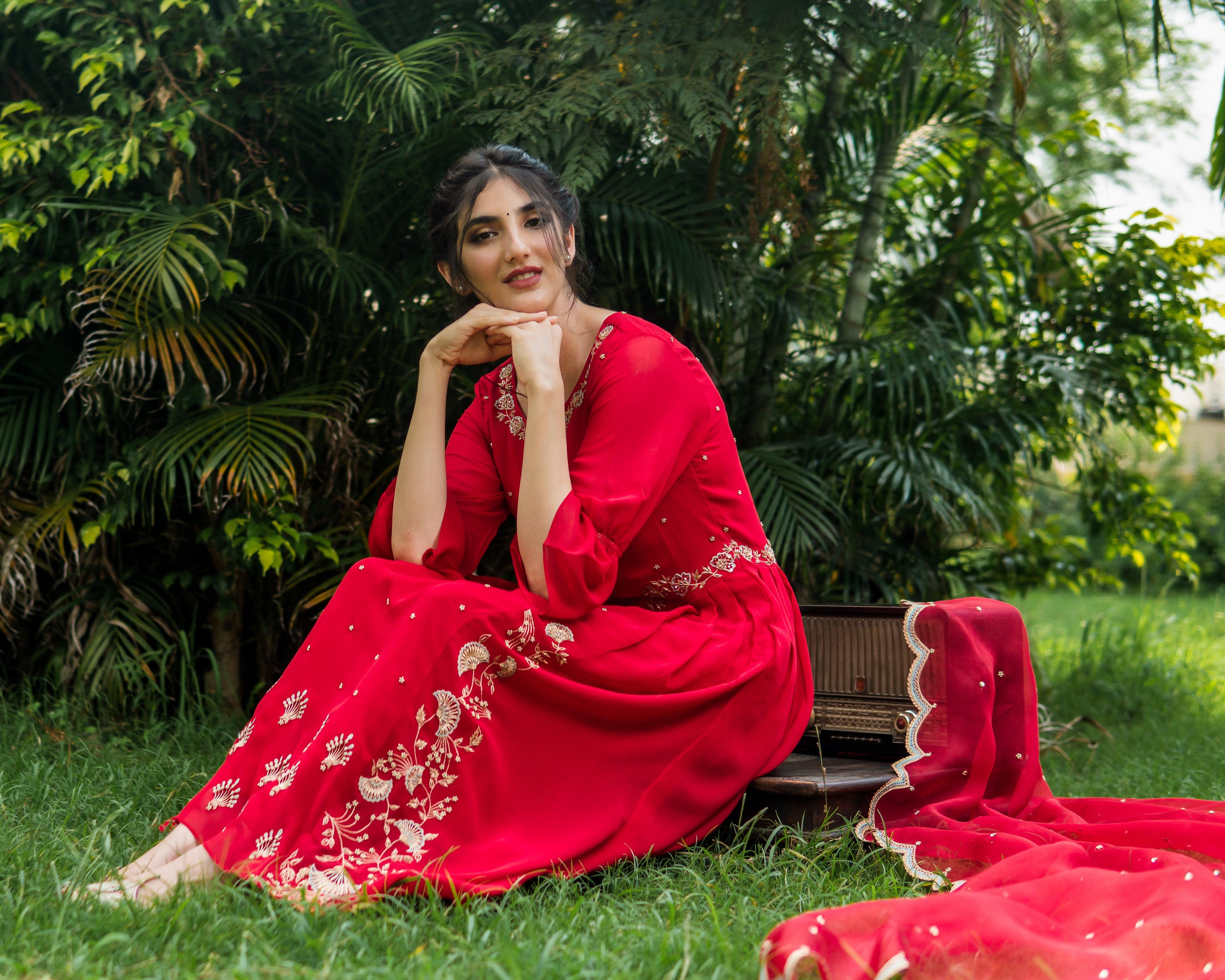Red floral embroidered pleated kurta set with pants and scalloped organza dupatta - Sohni