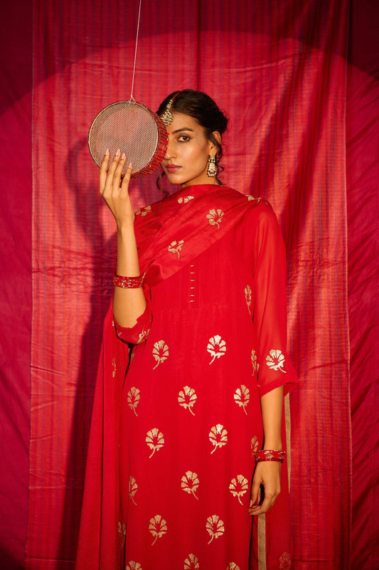 Red sequinned booti kurta with salwar and booti border dupatta - Sohni
