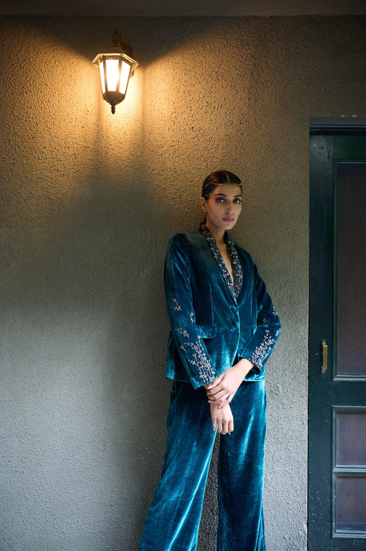 Teal blue velvet blazer and flared pants set - Sohni