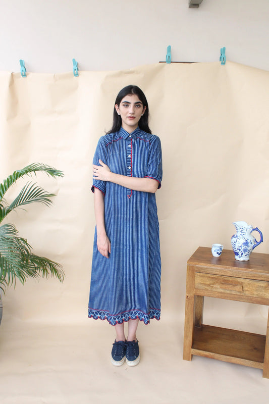 Indigo striped midi dress with scallops detail - Sohni