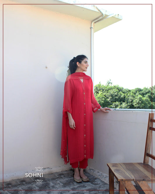 Red georgette kurta set with pleats details - Sohni