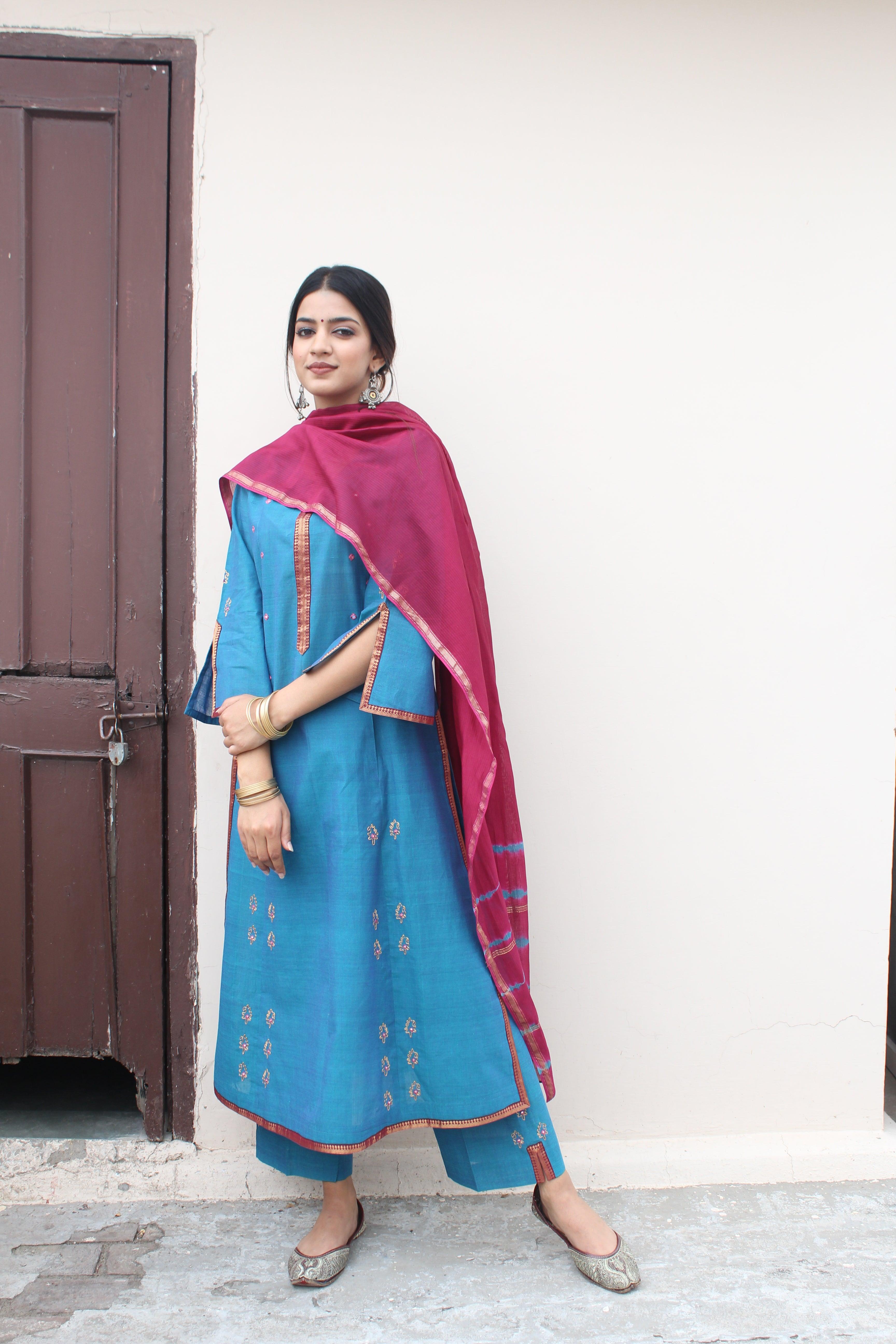 Peacock mangalgiri cotton kurta set with dori booti embroidery and lehariya maheshwari dupatta - Sohni