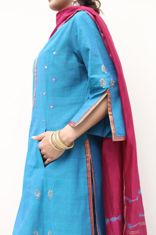 Peacock mangalgiri cotton kurta set with dori booti embroidery and lehariya maheshwari dupatta - Sohni