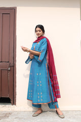 Peacock mangalgiri cotton kurta set with dori booti embroidery and lehariya maheshwari dupatta - Sohni