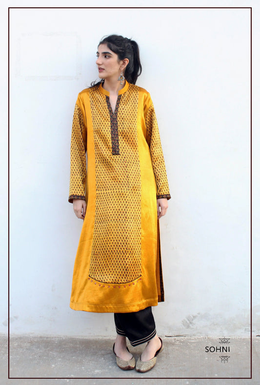 Ochre yellow mashru kurta with printed panel - Sohni