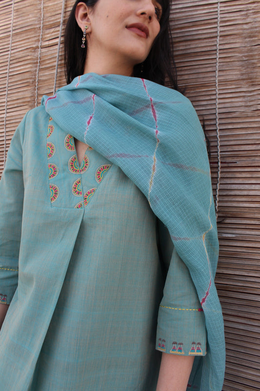 Blue beige shot mangalgiri cotton kurta set with folk horse embroidery and lehriya dupatta - Sohni