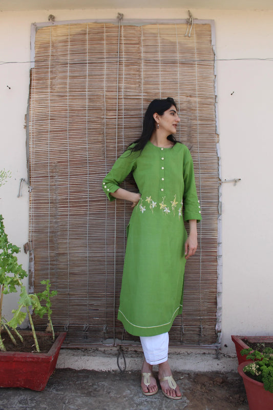 Green mangalgiri cotton kurta with organza and dori flowers embroidery - Sohni