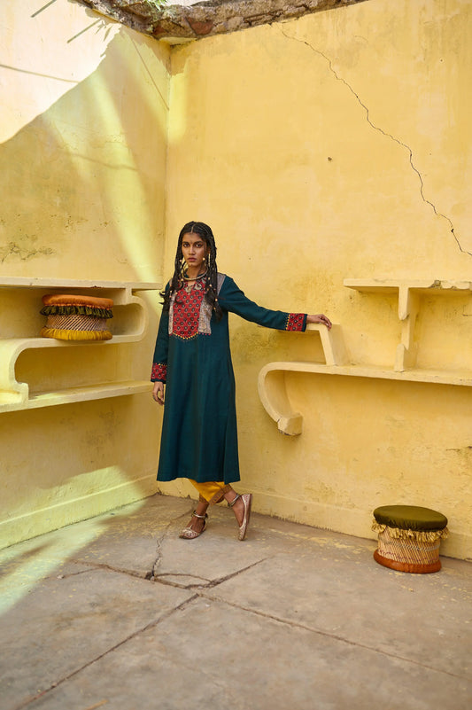 Teal silk tweed phiran with banarsi border and ajrakh detail - Sohni