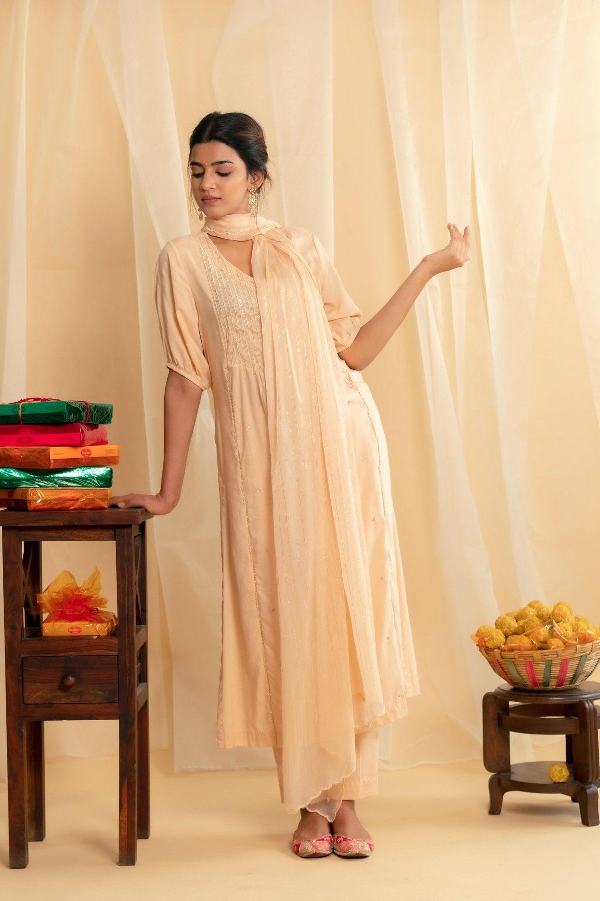 Blush pink hand embroidered modal kurta set with scalloped lurex dupatta - Sohni