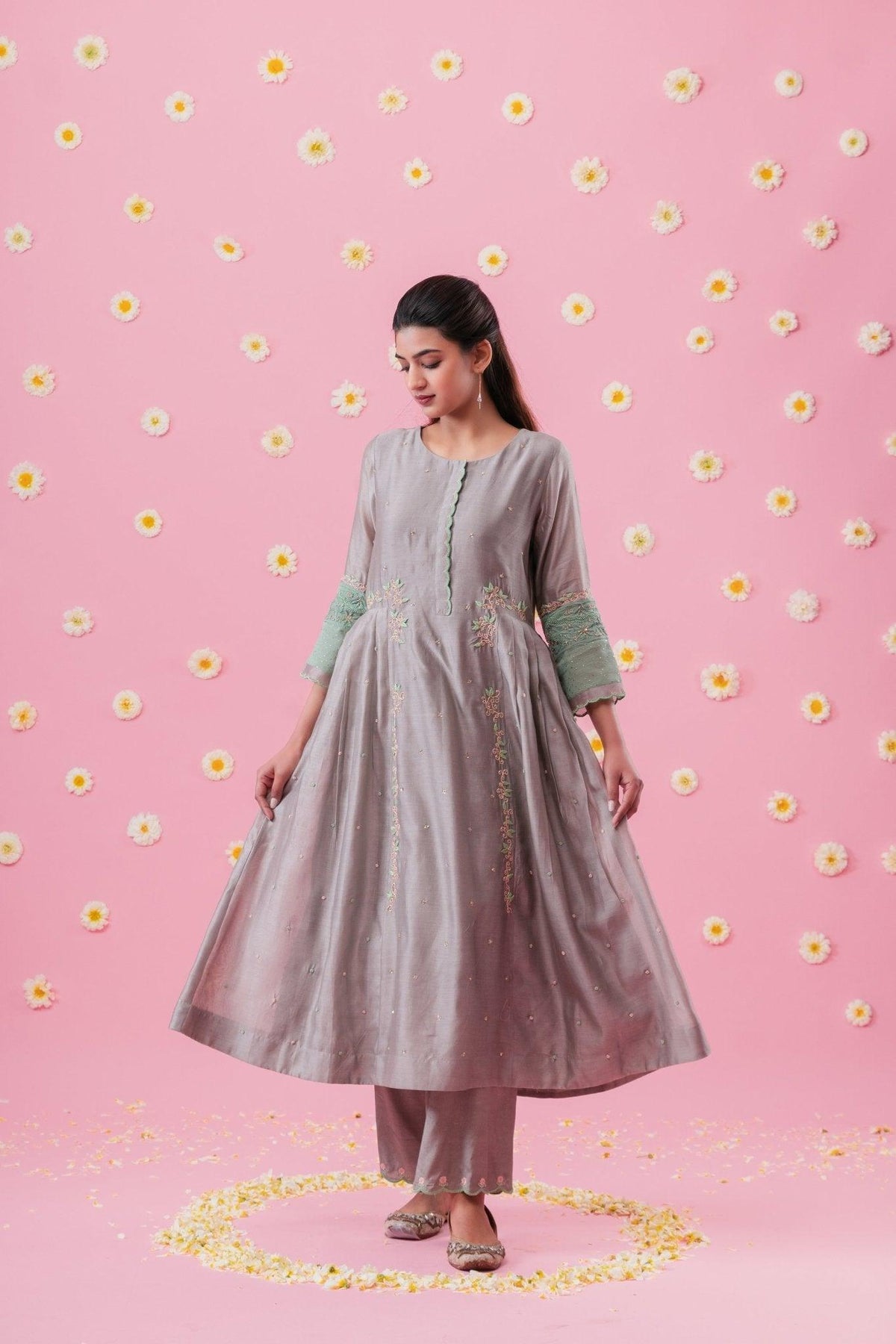 yellow stitched taffeta silk stitched kurti - Fesyen - 2151081 | Designer kurtis  online, Long kurti designs, Designer saree blouse patterns